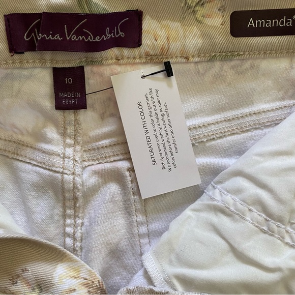 🚫SOLD🚫NWT Gloria Vanderbilt Amanda Floral Capri Pants Women’s Size 10 Stretch - Picture 3 of 13
